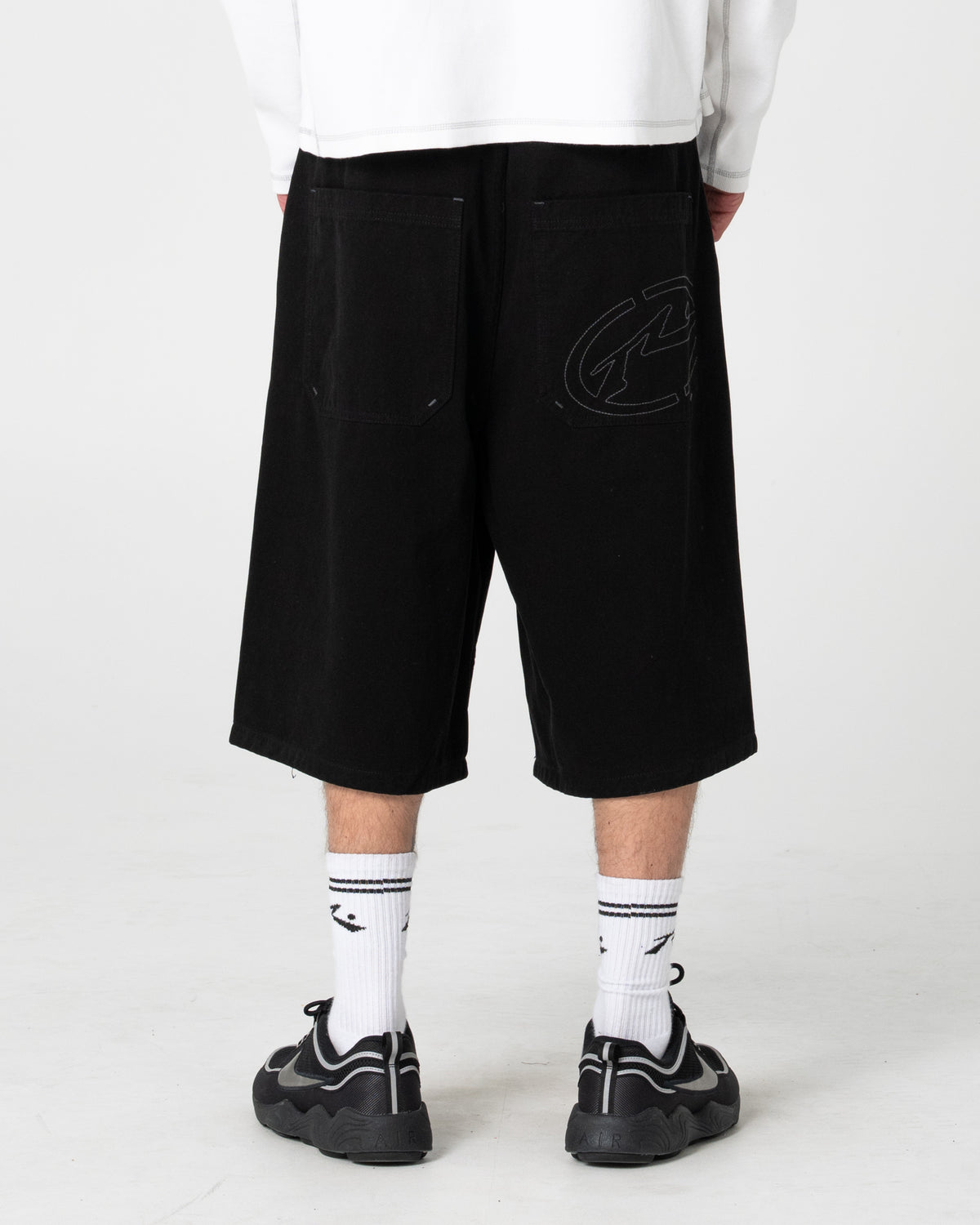 Bermuda Rusty Enigma Pleated Short Black
