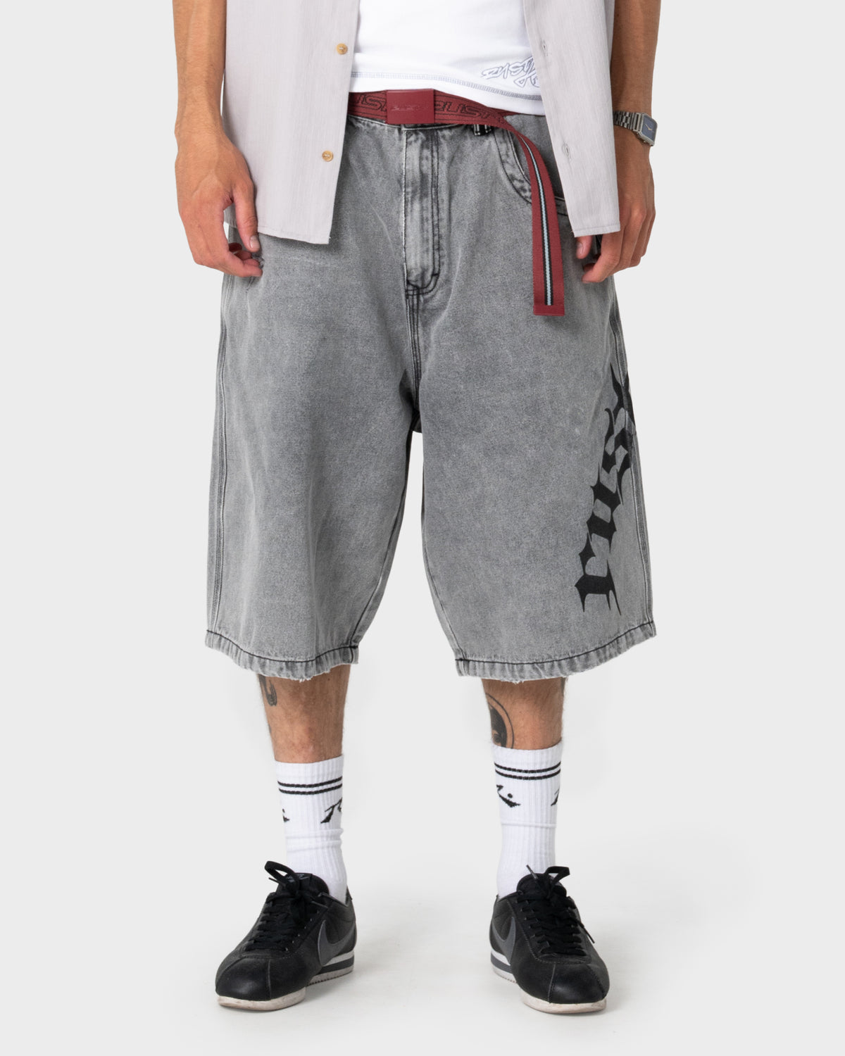 Short Rusty Tweaking Baggy Jort London Summer
