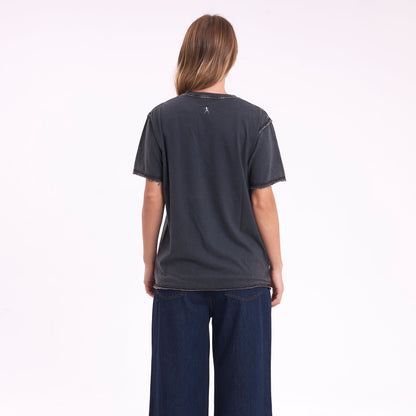 Remera Mc Rusty Script Diddy Relaxed Tee Ld Washed Black