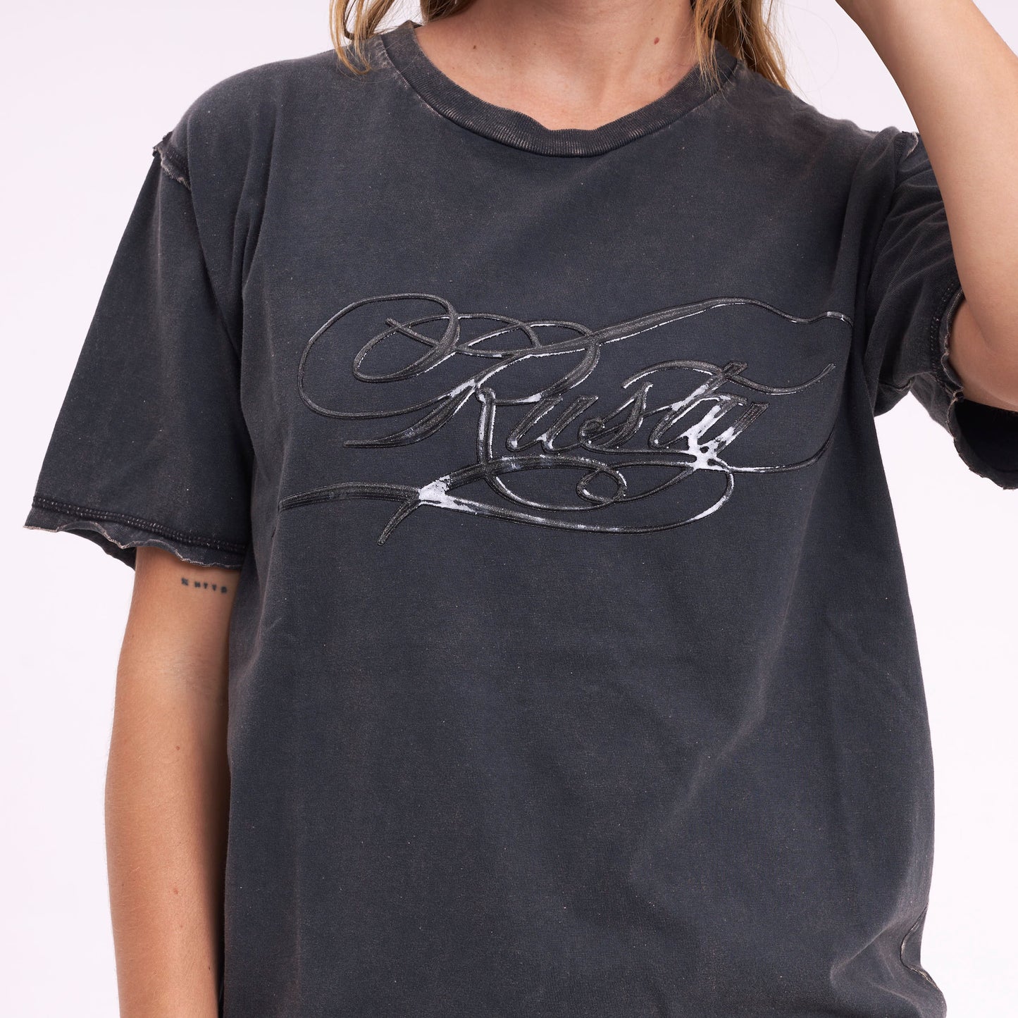 Remera Mc Rusty Script Diddy Relaxed Tee Ld Washed Black