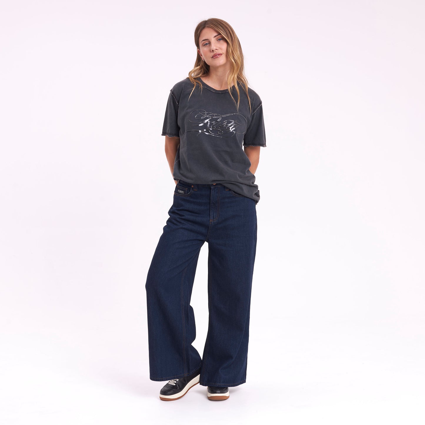 Remera Mc Rusty Script Diddy Relaxed Tee Ld Washed Black