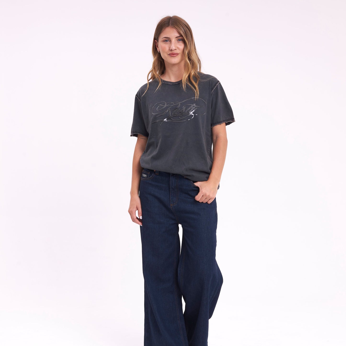 Remera Mc Rusty Script Diddy Relaxed Tee Ld Washed Black