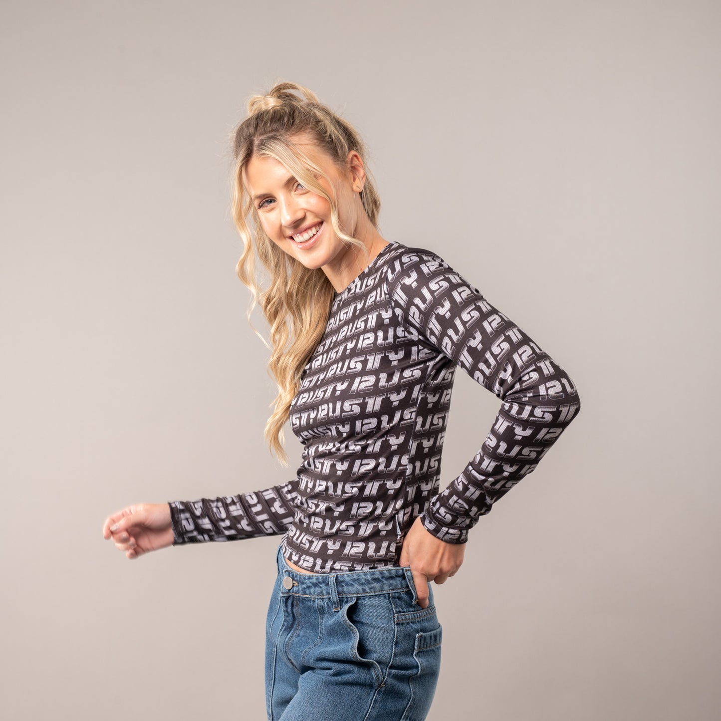 Fashion Top Rusty Sketch Ls Black