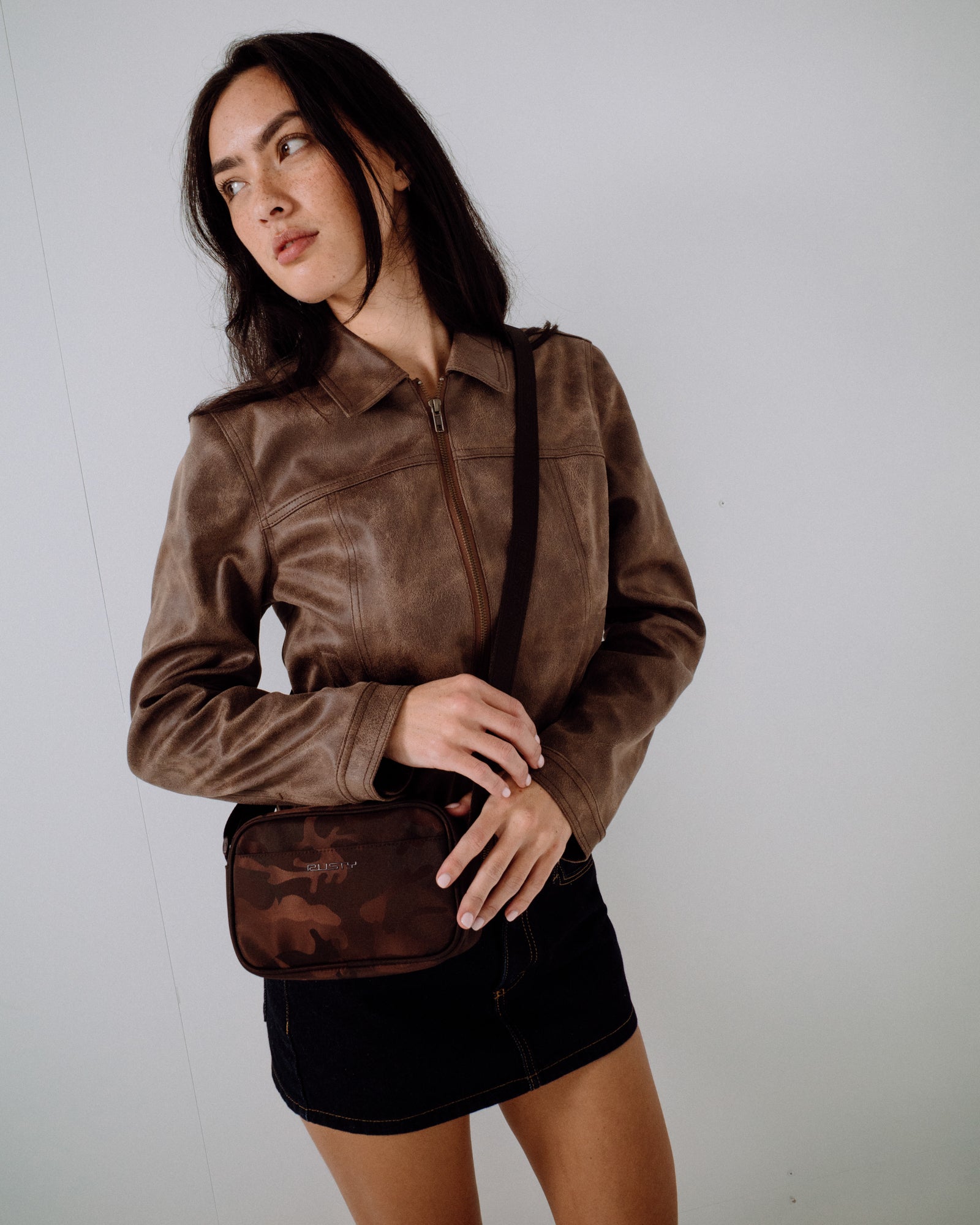 Cartera Rusty Stellar Nylon Camo Side Bag Java