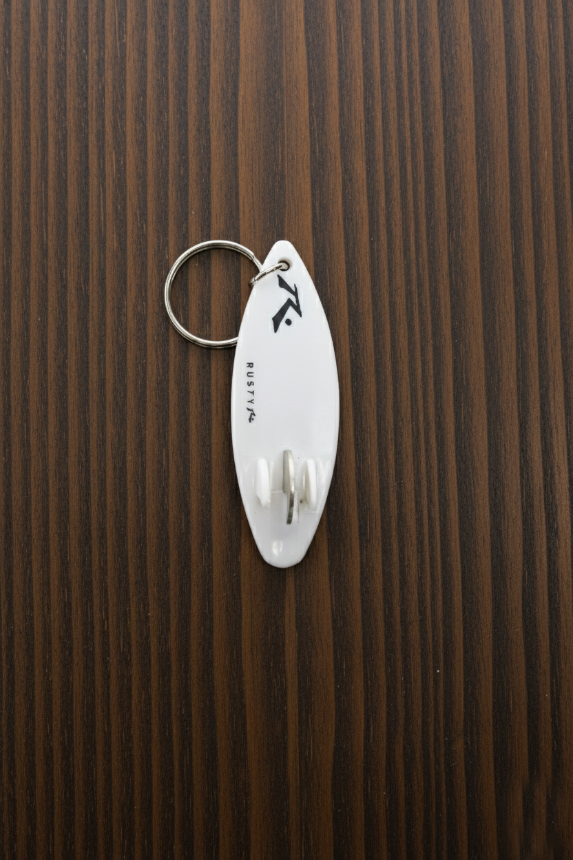 Llavero Rusty Surf Bottle Opener Keychain White