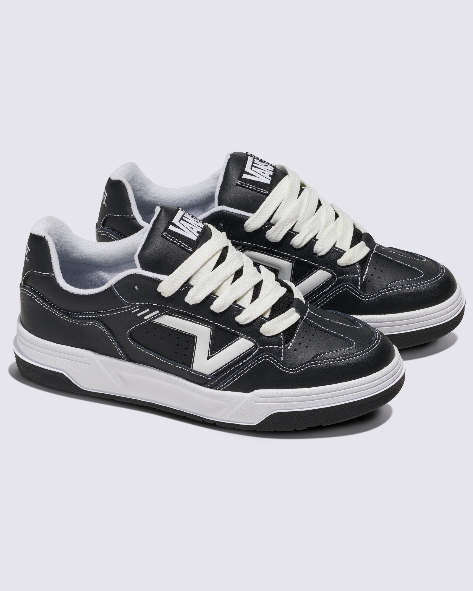Zapatillas Vans Upland Black/White