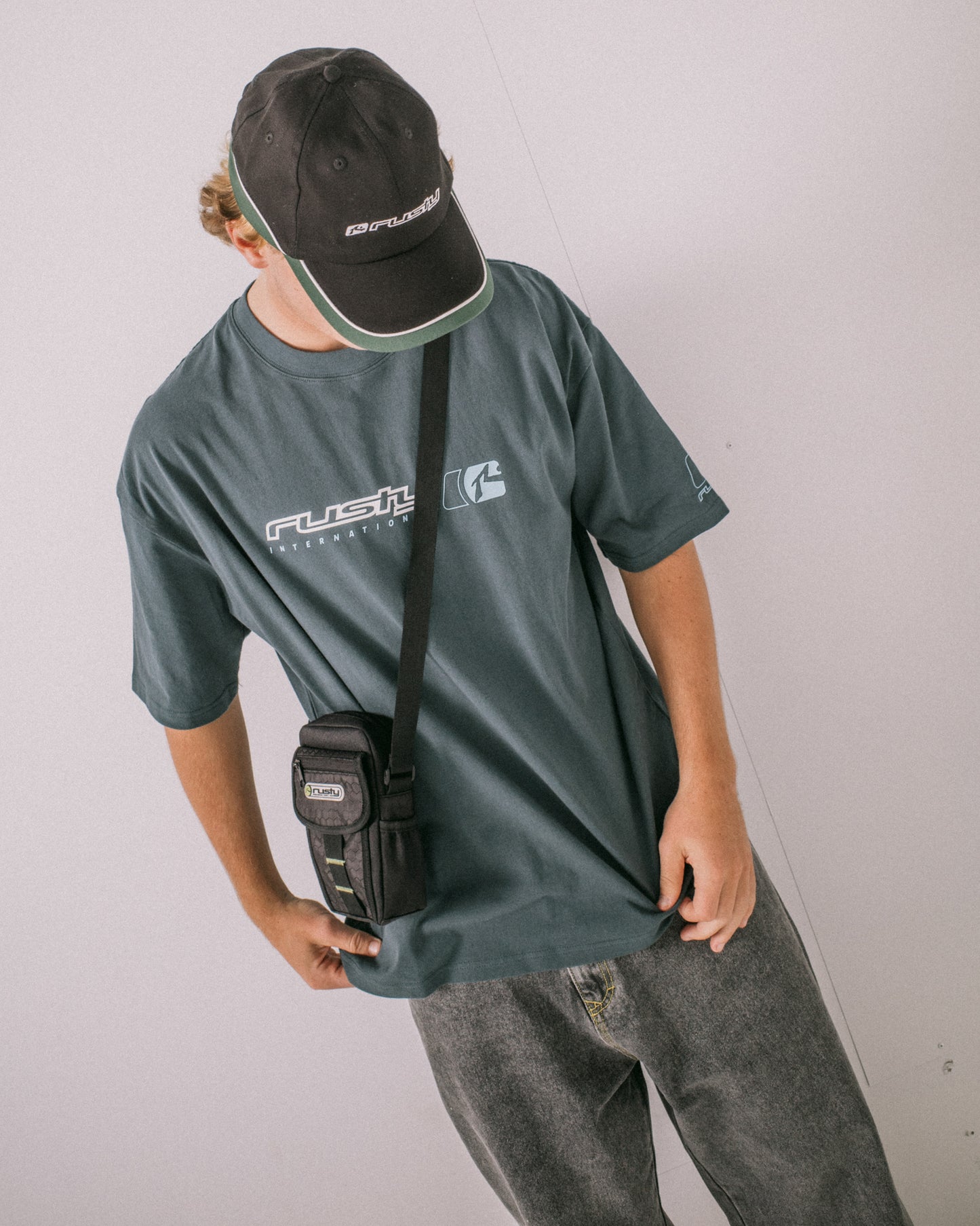 Bolso Rusty Voltage Crossbody Bag Black/Sulphur