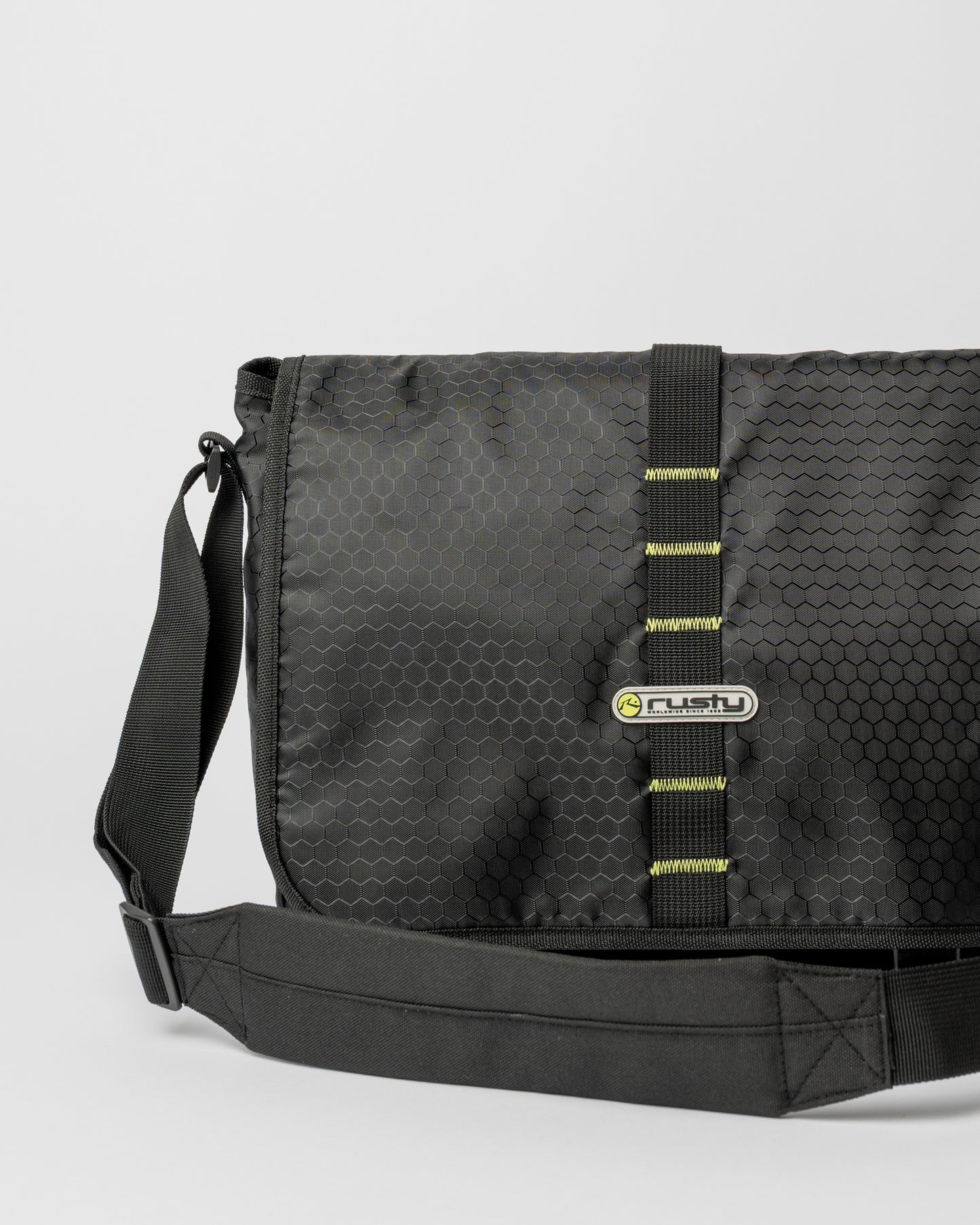 Bolso Rusty Voltage Messenger Bag Black/Sulphur