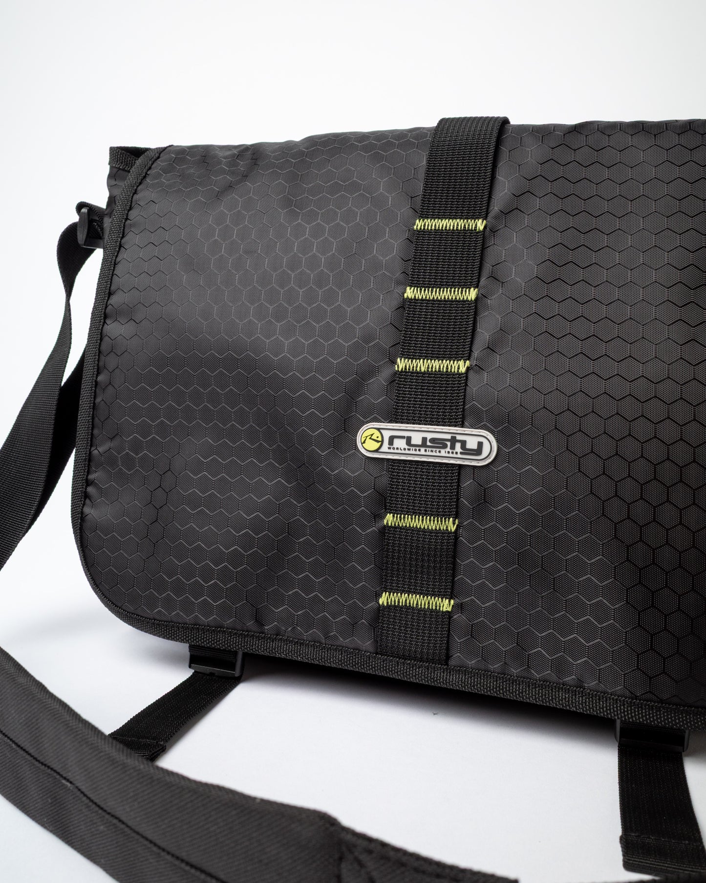 Bolso Rusty Voltage Messenger Bag Black/Sulphur