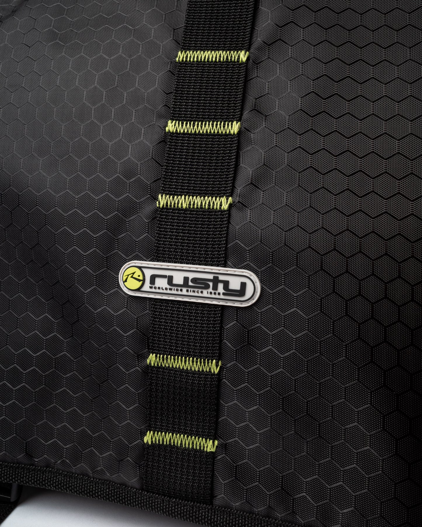 Bolso Rusty Voltage Messenger Bag Black/Sulphur