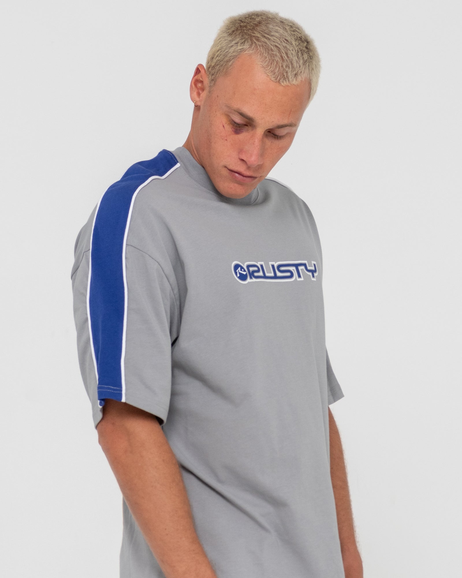 Remera Rusty Alonso Ultimate Grey/Mazarine