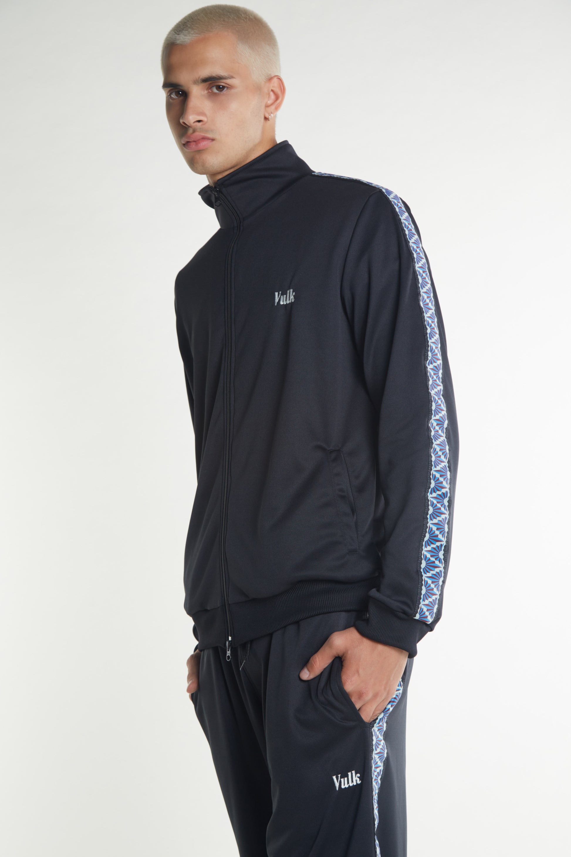 campera_canguro_vulk_zack_ziphood_black#BK#BLACK