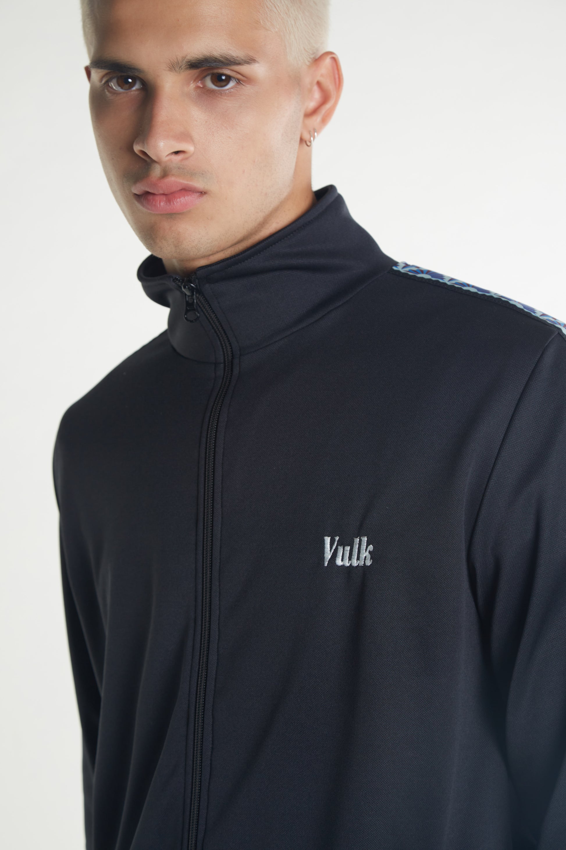 campera_canguro_vulk_zack_ziphood_black#BK#BLACK