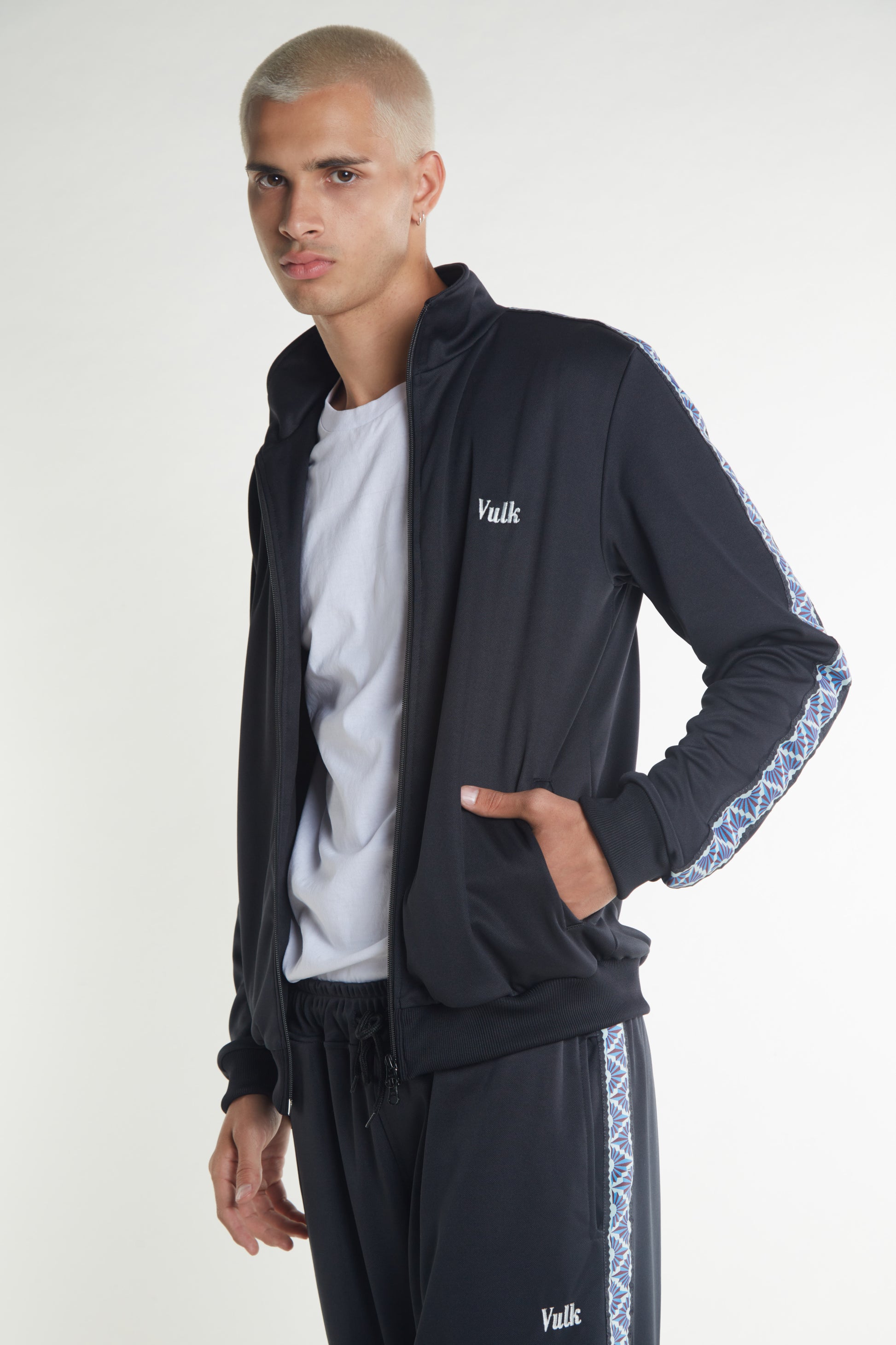 campera_canguro_vulk_zack_ziphood_black#BK#BLACK